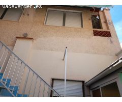 SE VENDE CASA EN MUY BUENA ZONA ,REFORMADA