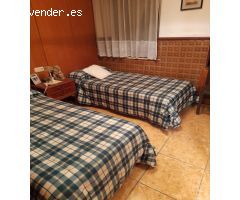 SE VENDE CASA EN MUY BUENA ZONA ,REFORMADA