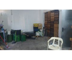 SE VENDE  , 2 LOCALES JUNTOS ,  SALIDA A DOS CALLES ,CON VADO