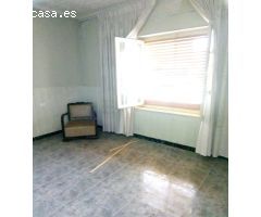 SE VENDE CASA DE PUEBLO ,CON PATIO GRANDE