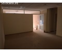 SE VENDE local grande ,en muy buena zona , FRENTE HOSPITAL DE ALICANTE