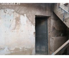 SE VENDE SOLAR CON VIVIENDA PARA REFORMAR/ NO LEGALIZADA