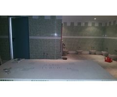 SE VENDE LOCAL COMERCIAL .SEMIREFORMADO