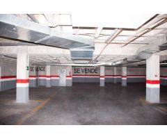SE VENDE PLAZA DE GARAJE CON TRASTERO , FRENTE HOSPITAL DE ALICANTE , FACIL MANIOBRA ,