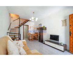 DÚPLEX CON JARDIN, 2 DORMITORIOS Y 2 BAÑOS. A TAN SÓLO 700 M DE LA PLAYA. EN LOS ALCÁZARES, MURCIA