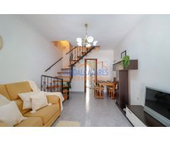 DÚPLEX CON JARDIN, 2 DORMITORIOS Y 2 BAÑOS. A TAN SÓLO 700 M DE LA PLAYA. EN LOS ALCÁZARES, MURCIA