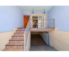 TRIPLEX DE 4 HABITACIONES, 3 BAÑOS Y SÓTANO. EN EL CENTRO DE LOS ALCAZARES, MURCIA