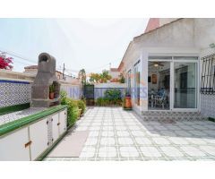 BUNGALOW PLANTA BAJA EN ESQUINA, DE 1 DORMITORIO Y AMPLIO JARDÍN EN LOS NAREJOS, LOS ALCAZARES, MURC