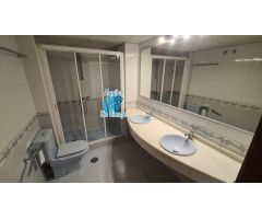 SE ALQUILA PISO EN ZONA CENTRO