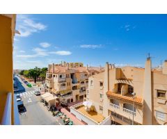 SE VENDE BONITO Y LUMINOSO APARTAMENTO EN LA PLAYA DEL CURA!!!!!!!