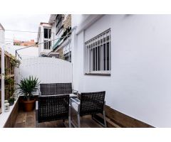 Se vende casa adosada muy céntrica en Sanlúcar con patio delantero