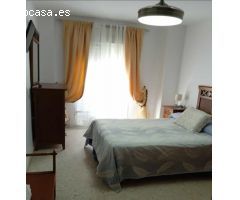 Se alquila de octubre a junio estupendo apartamento de 65 m2 y 2 dormitorios en V Centenario de Sanl