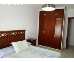 Se alquila de octubre a junio estupendo apartamento de 65 m2 y 2 dormitorios en V Centenario de Sanl