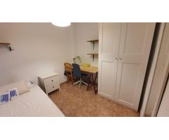 Habitación en alquiler para Estudiantes zona Mesa y López