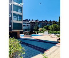 ZONA CENTRO- Jardines de San Isidro,  3 habitaciones, 2 baños con piscina y trastero.