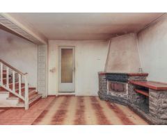 Casa independiente con gran parcela para reformar en Can Gordei – La Bisbal del Penedès