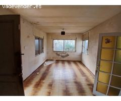 Casa independiente con gran parcela para reformar en Can Gordei – La Bisbal del Penedès