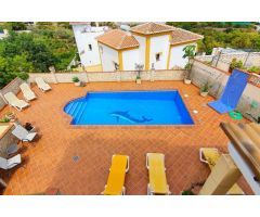 Preciosa Villa independiente con piscina privada