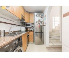 Magnifico Adosado esquina de 2 plantas con sótano en venta en Gran Alacant.
