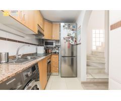 Magnifico Adosado esquina de 2 plantas con sótano en venta en Gran Alacant.