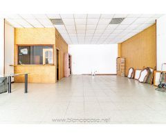 Oportunidad: Bajo y sótano céntricos en Carballo