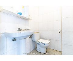Oportunidad: Bajo y sótano céntricos en Carballo