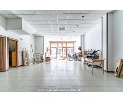 Oportunidad: Bajo y sótano céntricos en Carballo
