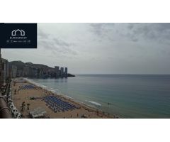 Apto en 1 linea de Playa Levante , Benidorm . Todo el año . www.euroloix.com