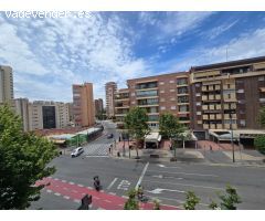 PISO TRES DORMITORIOS Y UN  BAÑO , REFORMADO , EN EL CENTRO DE BENIDORM, CERCA SERVICIOS Y PLAYA
