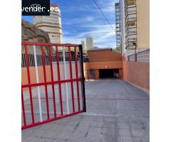 Garaje en 1 Llinea de Levante -centro, para todo el año. www.euroloix.com