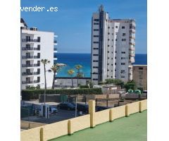 Reformado apartamento en 2 Linea playa Poniente con vistas al mar.