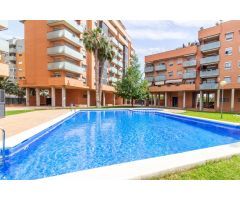 Vivienda de 3 habitaciones en alquiler en residencial con piscina (zona Malilla)