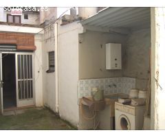 VENTA DE CASA  CENTRICA PARA REFORMAR EN BENIFAIO