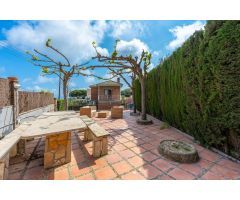 Impresionante Chalet con Piscina en la Exclusiva Zona de La Molasa, Teià