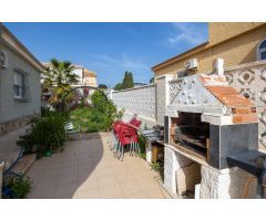 BONITA VILLA EN TORREVIEJA CON PISCINA