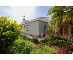 BONITA VILLA EN TORREVIEJA CON PISCINA