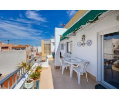 Ático con gran terraza y cocina moderna en pleno centro de Torrevieja