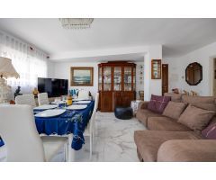 Ático con gran terraza y cocina moderna en pleno centro de Torrevieja