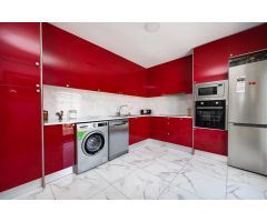 Ático con gran terraza y cocina moderna en pleno centro de Torrevieja