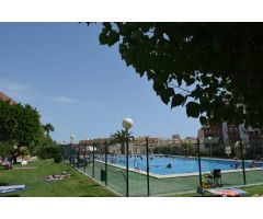 Bonito apartamento con piscina y vistas al mar