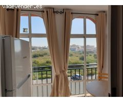 Bonito apartamento con piscina y vistas al mar