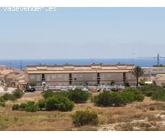 Bonito apartamento con piscina y vistas al mar