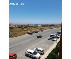 Bonito apartamento con piscina y vistas al mar