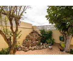 Chalet independiente a la venta en Playa Flamenca