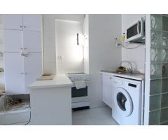 Apartamento en venta de 1 dormitorio en playa poniente con vistas al mar.