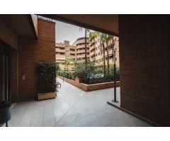 MAGNIFICA VIVIENDA, SITUADA EN AVDA. CAÑITO BAZAN. 3 DORMITORIOS, 2 BAÑOS, COCHERA, TRAST y PISCINA.