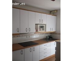 Apartamento de dos dormitorios con piscina en Teatinos.