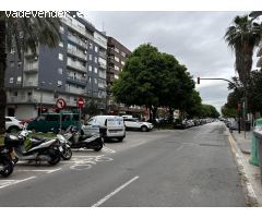 Local comercial con gran sotano 200mts