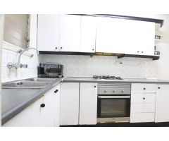 Piso de 4 habitaciones, para reformar, muy luminoso en el Poble Sec