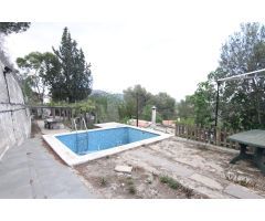 Terreno, no urbanizable, de 1.253 m2 con piscina y una caseta en Rives Blaves